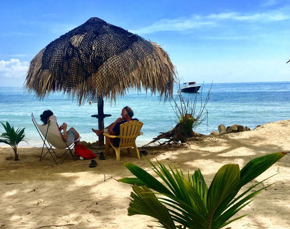 Isla Luna Beach Baru Exterior photo