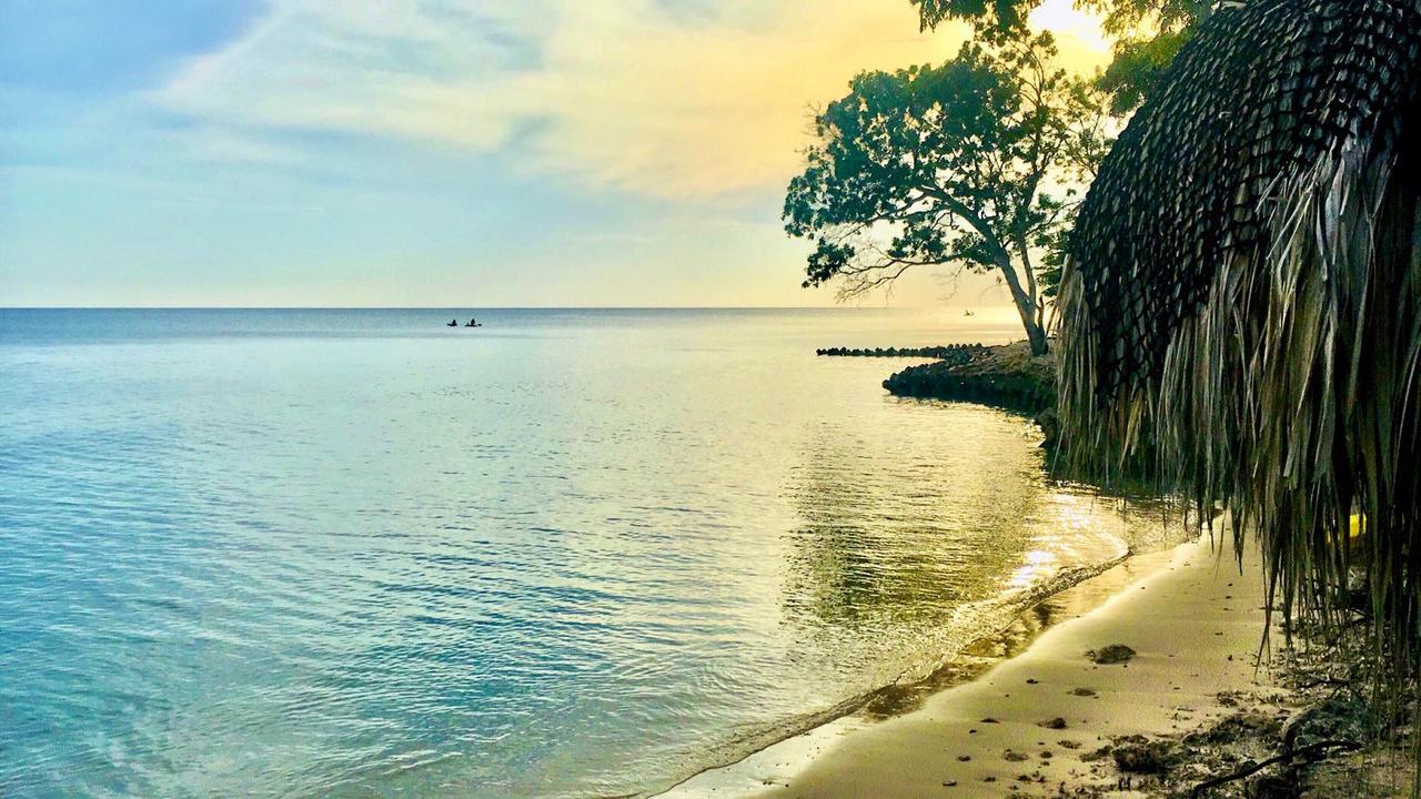 Isla Luna Beach Baru Exterior photo